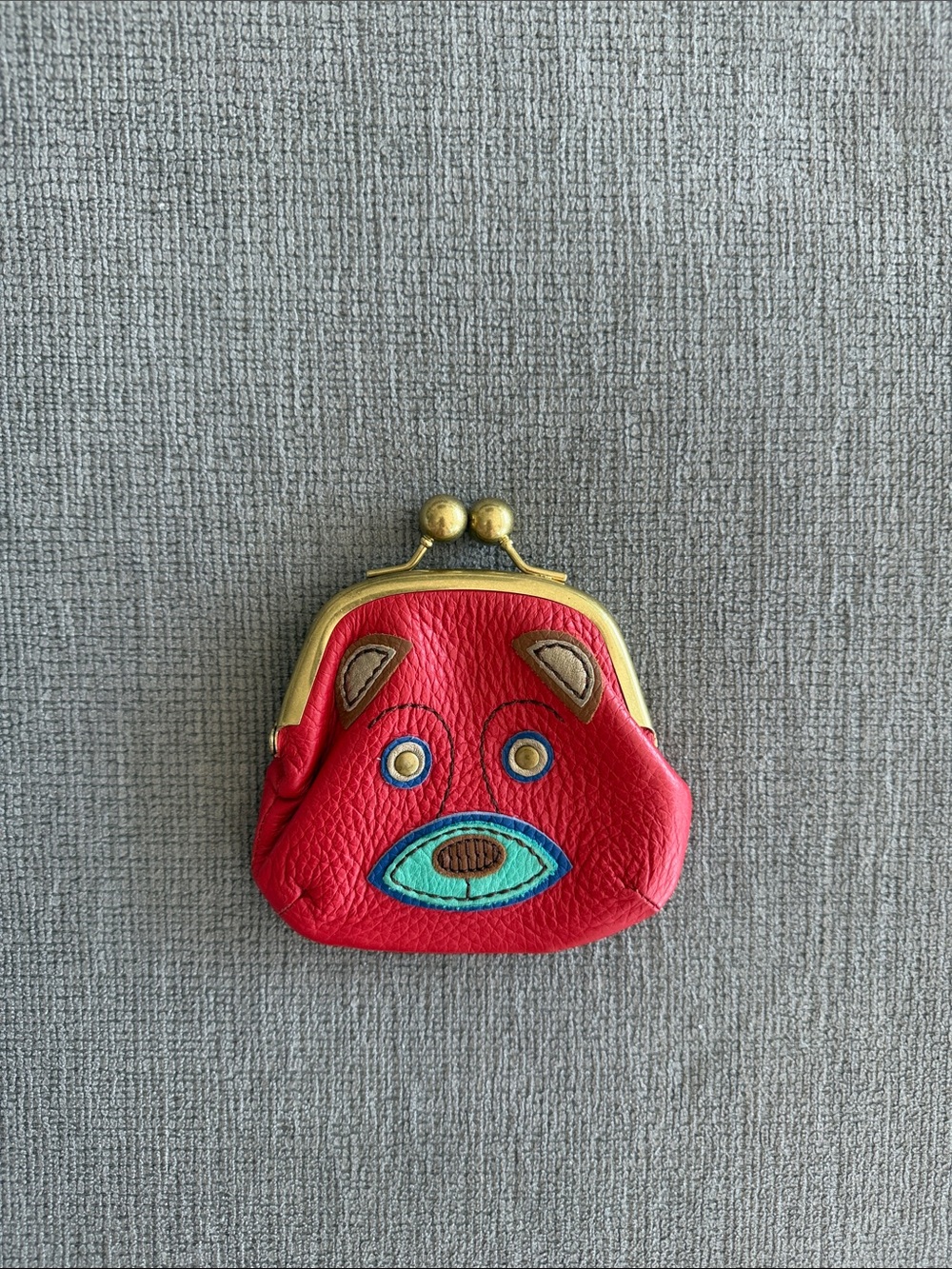 Vintage Fossil Bear Leather kiss lock coin purse